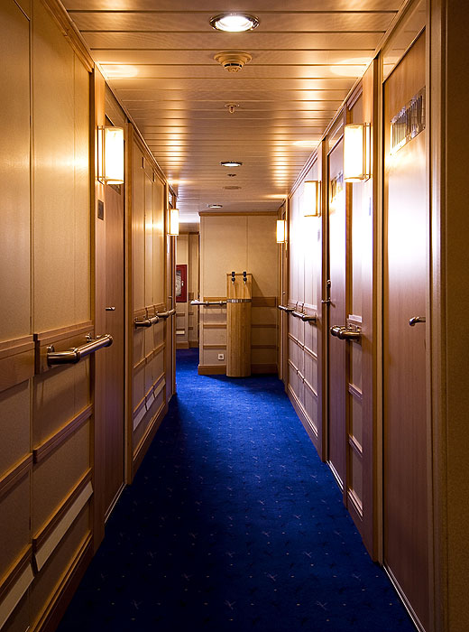 GPMT08_la_pinta_Cabin_Upper Deck_corridor.jpg [© Last Frontiers Ltd]